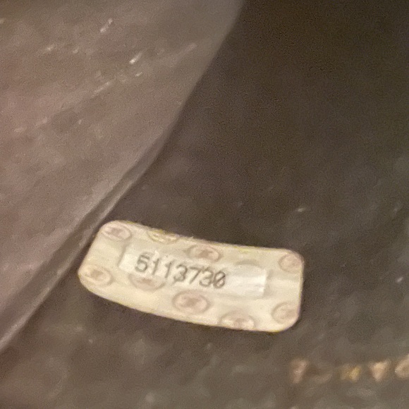 Chanel vintage patent cell phone holder - Picture 11 of 13